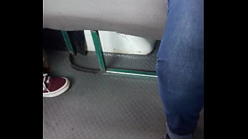 Abiertita De Piernas En La Combi Rumbo A La Lopez Portillo