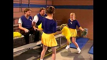⁣Cheerleader Kristina Black In The Locker Room