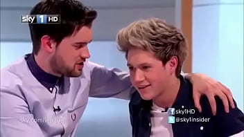 Niall Horan(one Direction) Mostrando A Bunda