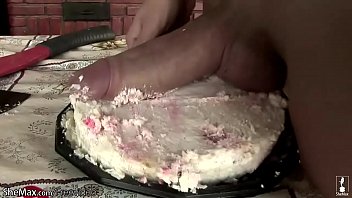 Shebabe In Green Bikini Pokes A Hole In Cake And Gets Sticky