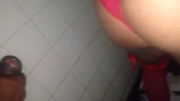 IMG 5118 Dando para o negao de 22cm de pau com a calcinha tanguinha vermelha da Nena 2017 Part4