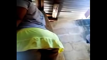 En Mi Faldita Amarilla Y Mi Panti Morada