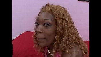 Black Horny Chick He’ Waiting Your Cock!