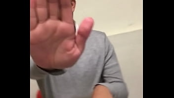 Chino Se Tapa Ante Virginidad No Confesada