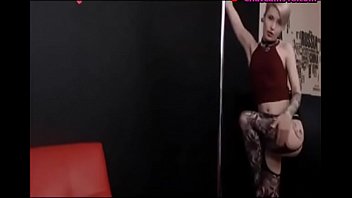 Super Sexy Ass Girl Pole Dancing