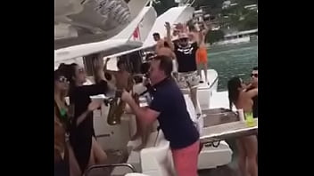 EA302ABE-DF9D-47D3-B4B8-56C44581B4D6