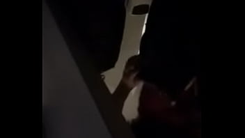 Espiando A Chico En Baño Público Rica Verga