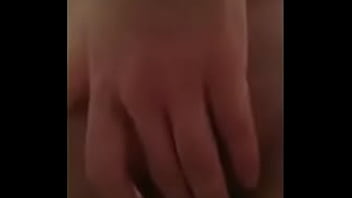 Le Gusta Manosearse Y Tiene 18