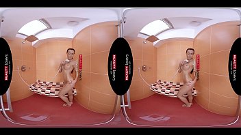 Realitylovers – Shower Allurement With Anna