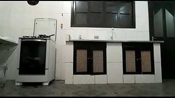 Branquinho Caindo Gostoso No Chao E Gozando No Skate