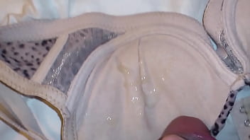 Jerk Off With Neighbour’ Bra