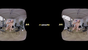 Virtualpee – Chrissy On The Table – Vr Porn