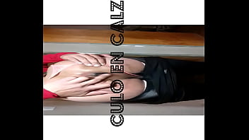 Culo En Calza Con Juguete En La Cola