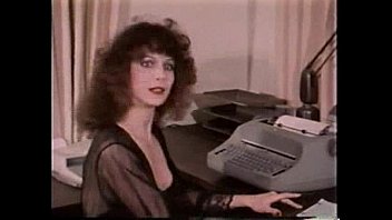 ⁣Man Meets Porn Script Writer - Vintage Loop