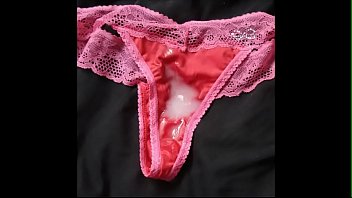 Relato Caliente: Alguien Se Está Robando Mis Tangas