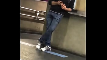 Bulto – Cara Gostoso Na Estação De Onibus