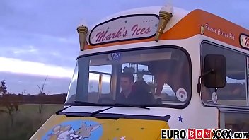 Young Euro Gays Love Blowjobs And Anal Ramming In Traffic