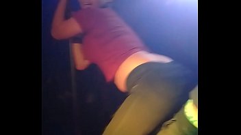 Veneca Perreando Duro En Discoteca..