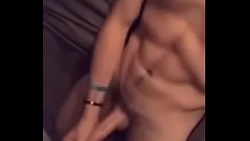 Famosinho Gringo Batendo Punheta