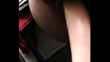 Dildo Por El Culo En El Baño