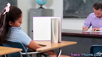 Teen Coed Gets Cumshot