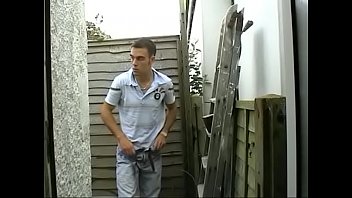 Scally Brit Builder Stevo Wanks Off On The Job