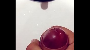 Mi Amigo Se Pajea En El Baño I