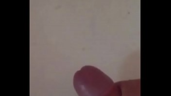 Mi Amigo Se Pajea En El Baño Iv