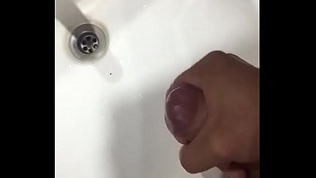 Mi Amigo Se Pajea En El Baño V