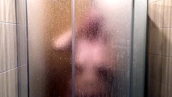 Bitch In The Shower – tits, milf, shower, nude, spy, candid, expose, hidden-cam – Video 3715106