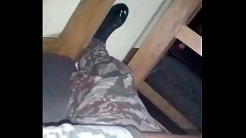 Una Paja En Frente De Todos