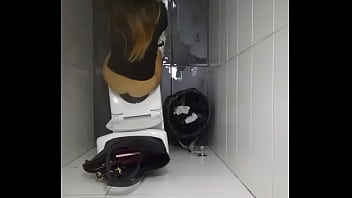 Voyeur, Wc – Unknown – 2025 – Hot – Scene – Video 3697284