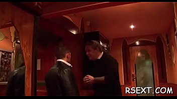 Hot Fat Hooker Gets Finger Drilled And Gives Steamy Blowjob