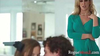 Step Mom Steals Daughter’ Unfaithful Boyfriend – Wtf- Cherrie De Ville