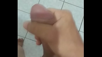 Novinho Tocando Uma Punheta Gostosa