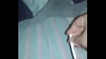 Hombre Se Mete Cepillo De Dientes