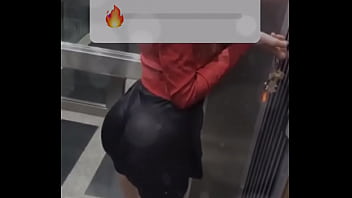 Yus Lopez Moviendo La Colita