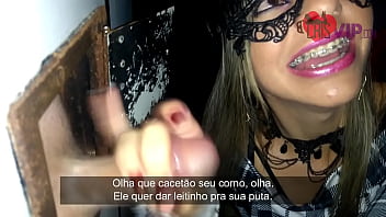 Cristina Almeida Convida Alguns Fãs Desconhecidos Para Participar Do Gloryhole 4 Na Cabine Do Cinema Cine Kratos No C…