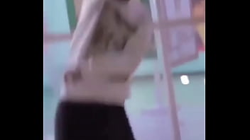 Raffa Moreira Fudendo A Pineapple