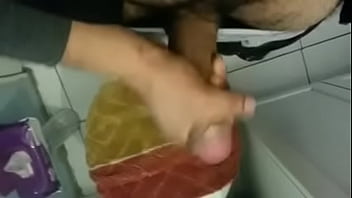 Cumming On My Hand – Leche En Mi Mano