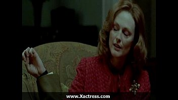 ⁣Julianne Moore The Dominating M.