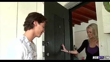 Gorgeous Blonde Hairdresser Milf