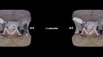 Sexy Blonde Gapes Her Pussy And Pees In Vr