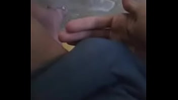 Leonardo Rodrigues Pulsando O Pau Na Sunga Cinza