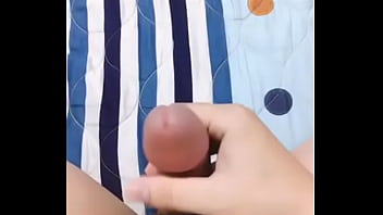 Nứng quá n_n sục cặc bắn tinh