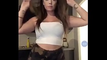 Sexy Chica Con Enorme Trasero