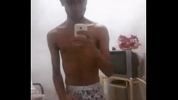 Leonardo Rodrigues – De Cueca Boxer No Instagram