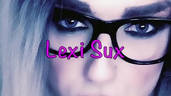 Camgurl Plays With A Sexy Secret