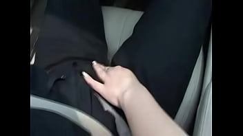 Horny Chick Sucks Her Hubby While He Is Driving A Car