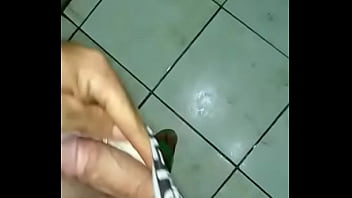 Gozando Muito No Banheiro (parte1)